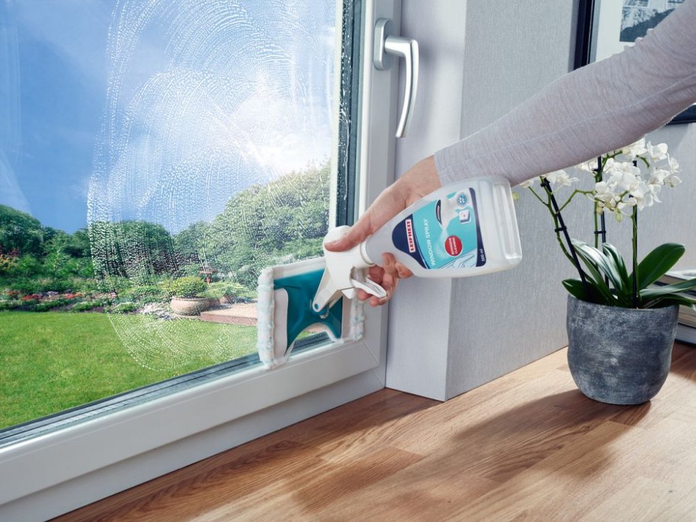 LEIFHEIT MICRO DUO SPRAY ES ABLAKMOSO 500 ML, 51165 https://www.andreashop.sk/files/kat_img/LEIFHEIT_MOP_NA_OKNA_MICRO_DUO_S_CISTICOM_NA_SKLO_500_ML_51165_3.jpg_OID_T3FTE00101.jpg