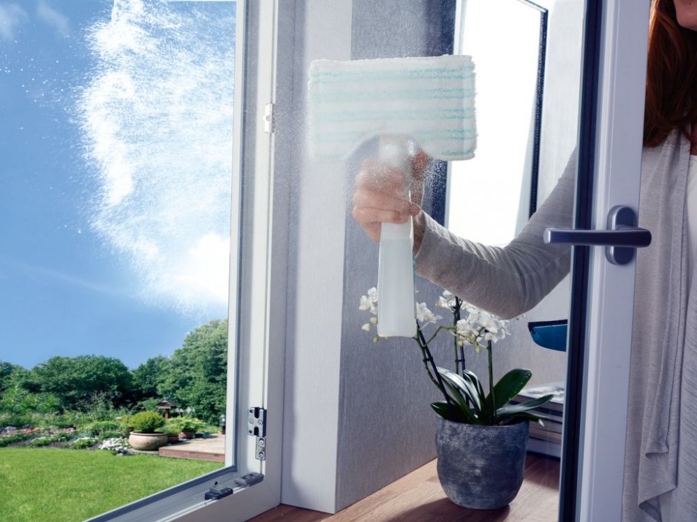 LEIFHEIT MICRO DUO SPRAY ES ABLAKMOSO 500 ML, 51165 https://www.andreashop.sk/files/kat_img/LEIFHEIT_MOP_NA_OKNA_MICRO_DUO_S_CISTICOM_NA_SKLO_500_ML_51165_7.jpg_OID_X3FTE00101.jpg